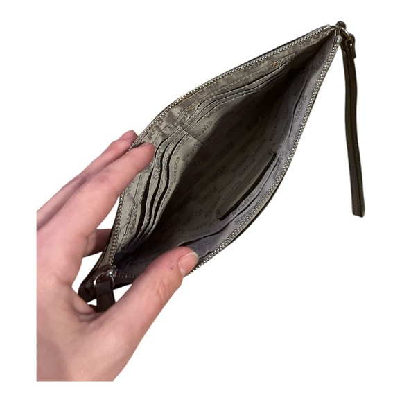 MICHAEL KORS wristlet - Picture 4 of 4